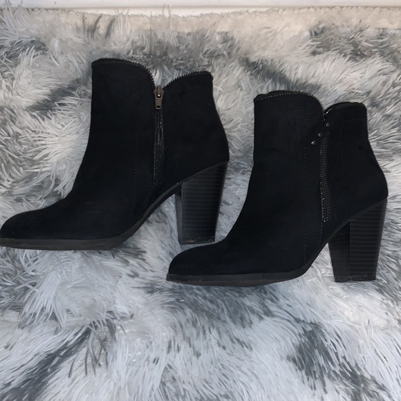 👻 2/$20 Dolce Black Ankle‎ Booties 7W - Picture 2 of 7
